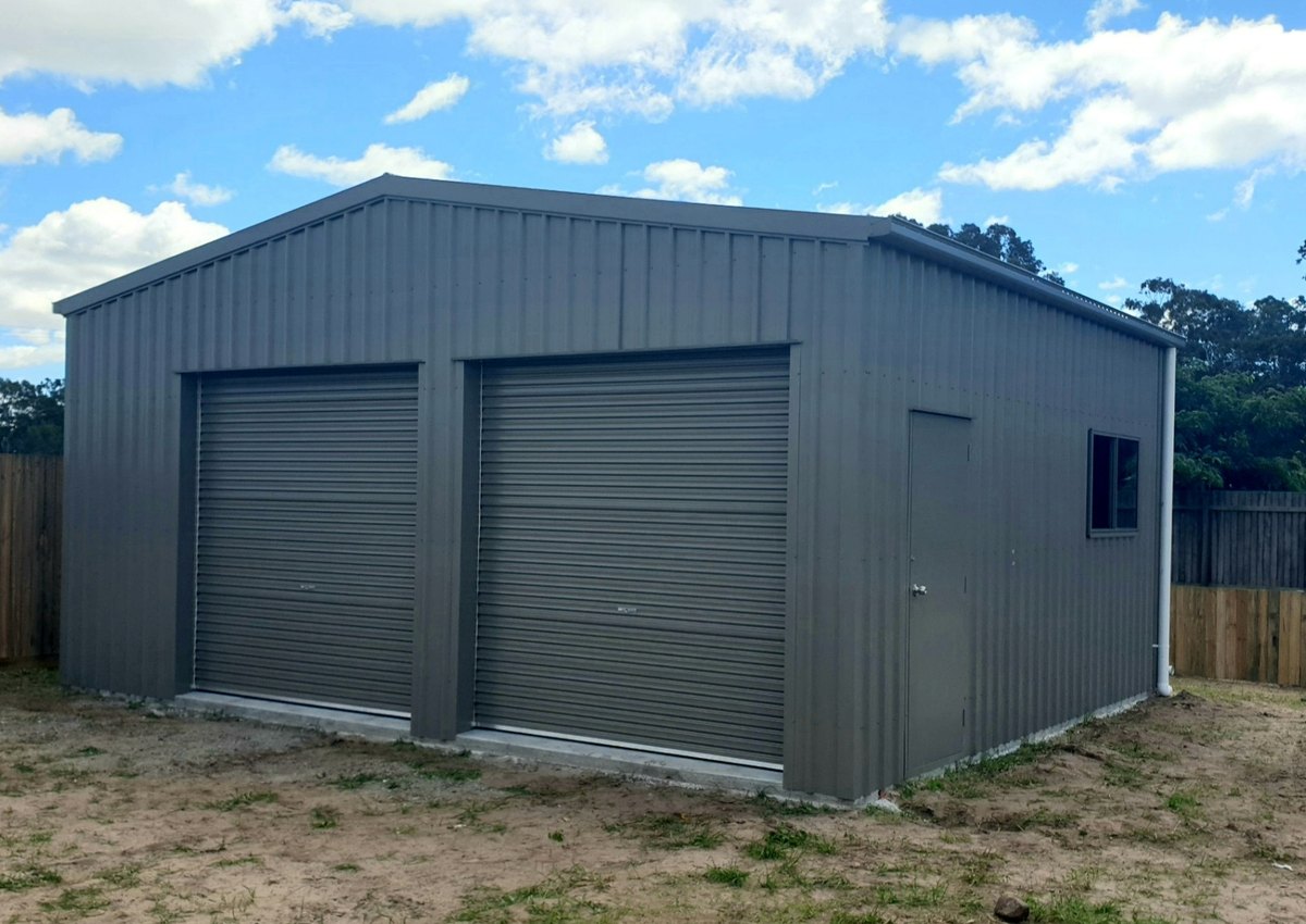 Residential shed with double roller doors